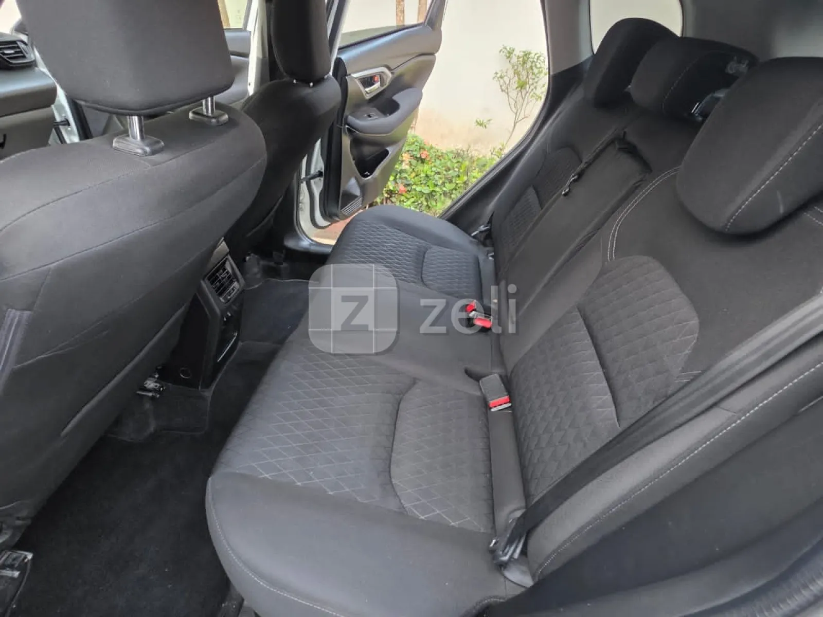 Toyota Urban Cruiser 2023 — photo 6
