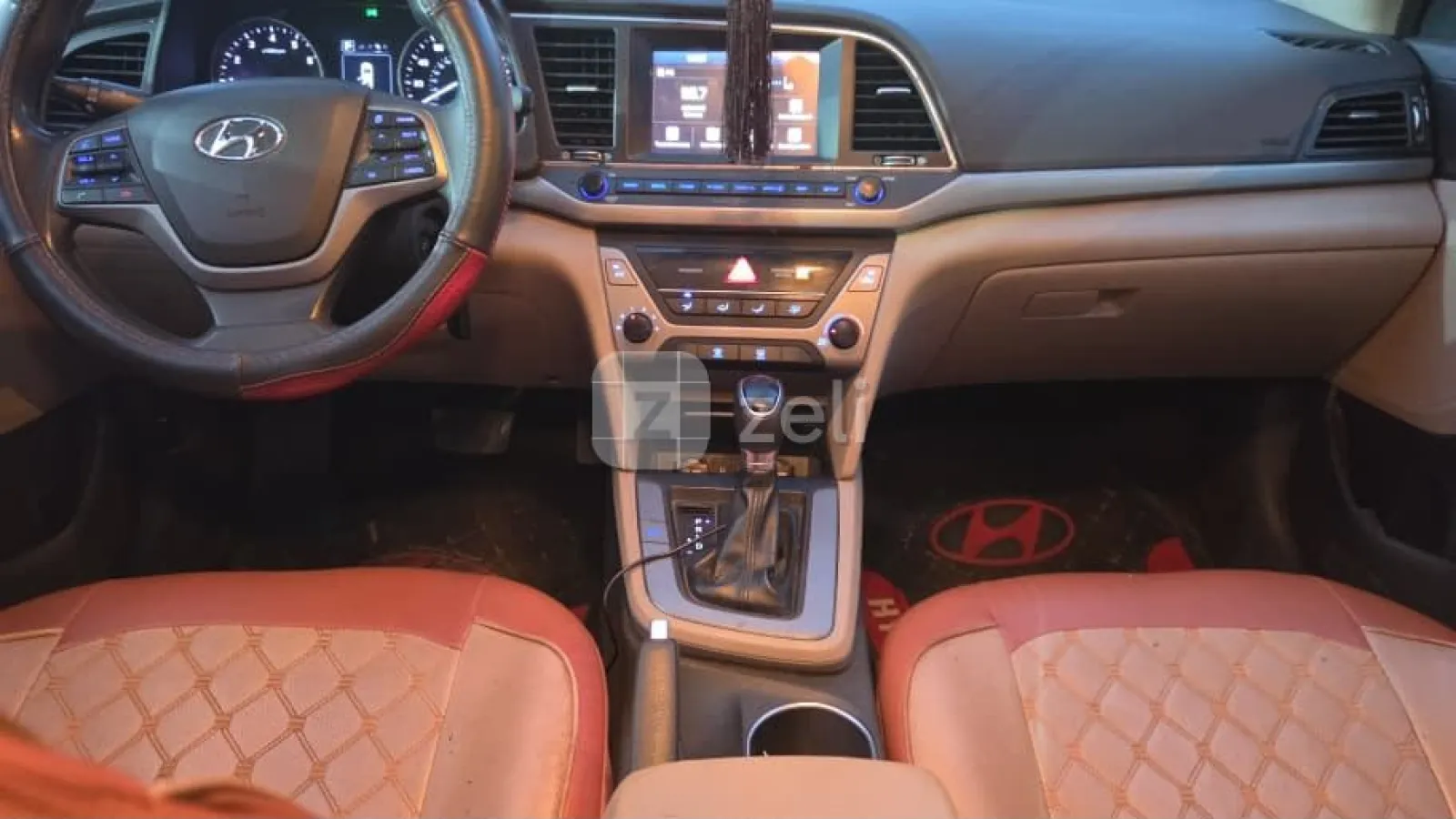 Hyundai Elantra 2018 — photo 7
