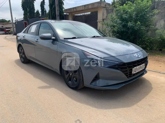 Hyundai Elantra 2022 — photo 3