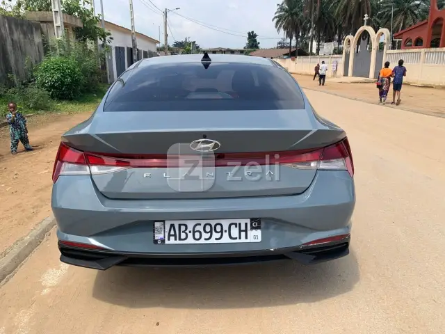 Hyundai Elantra 2022 — photo 5