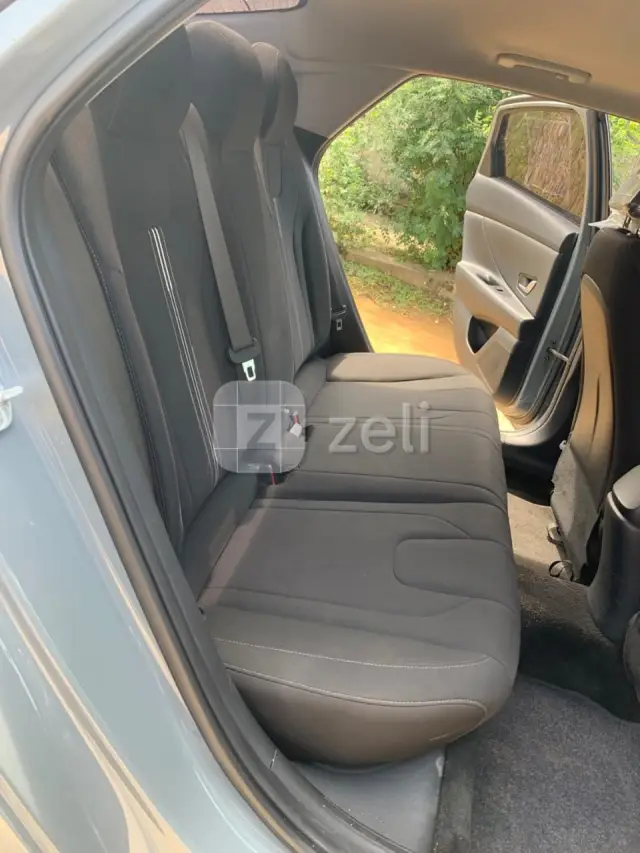 Hyundai Elantra 2022 — photo 6
