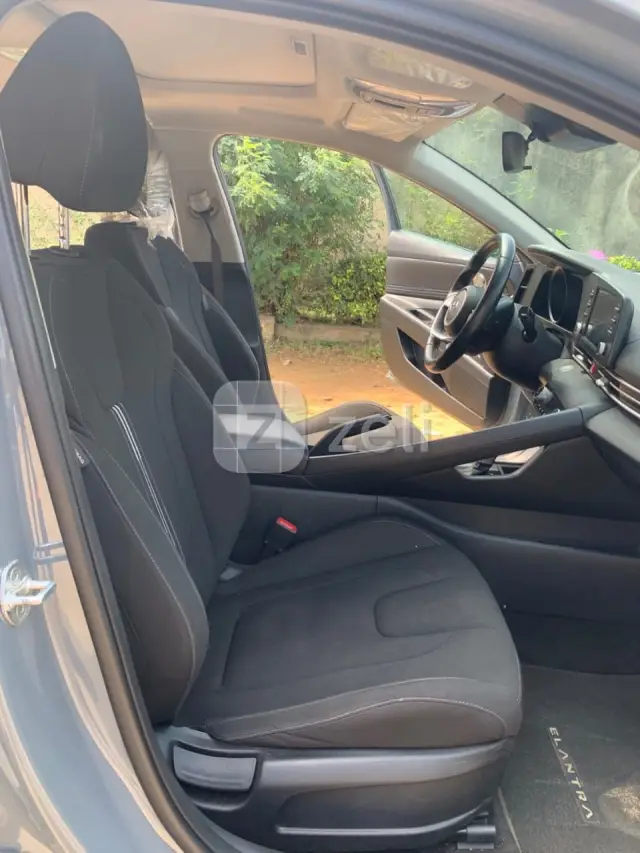 Hyundai Elantra 2022 — photo 7