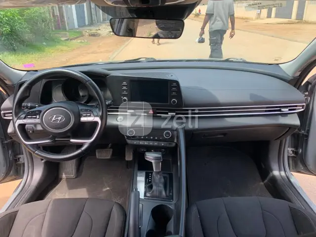Hyundai Elantra 2022 — photo 11