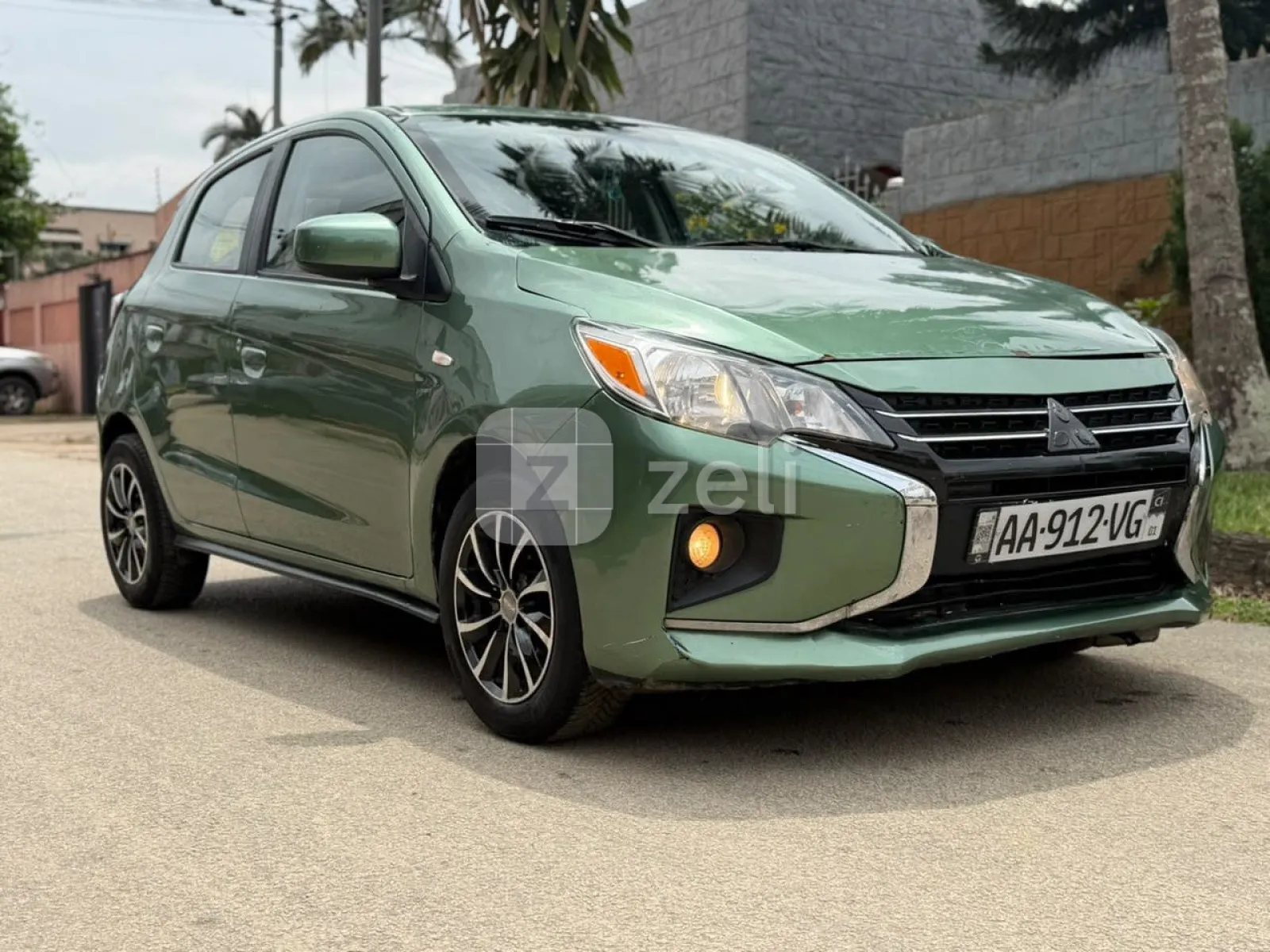 Mitsubishi Mirage 2023 — photo 3
