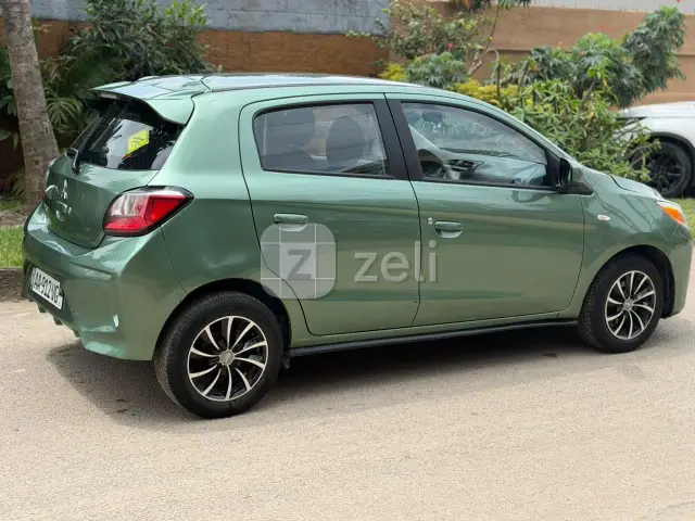 Mitsubishi Mirage 2023 — photo 4