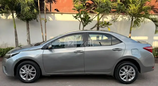 Toyota Corolla 2015 — photo 2