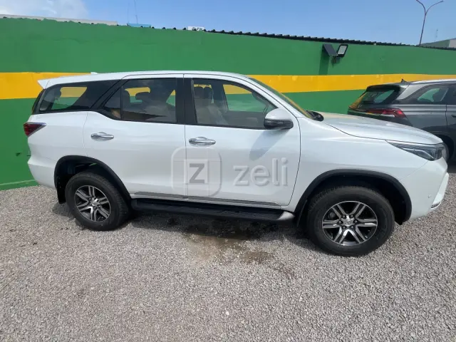 Toyota Fortuner 2024 — photo 3