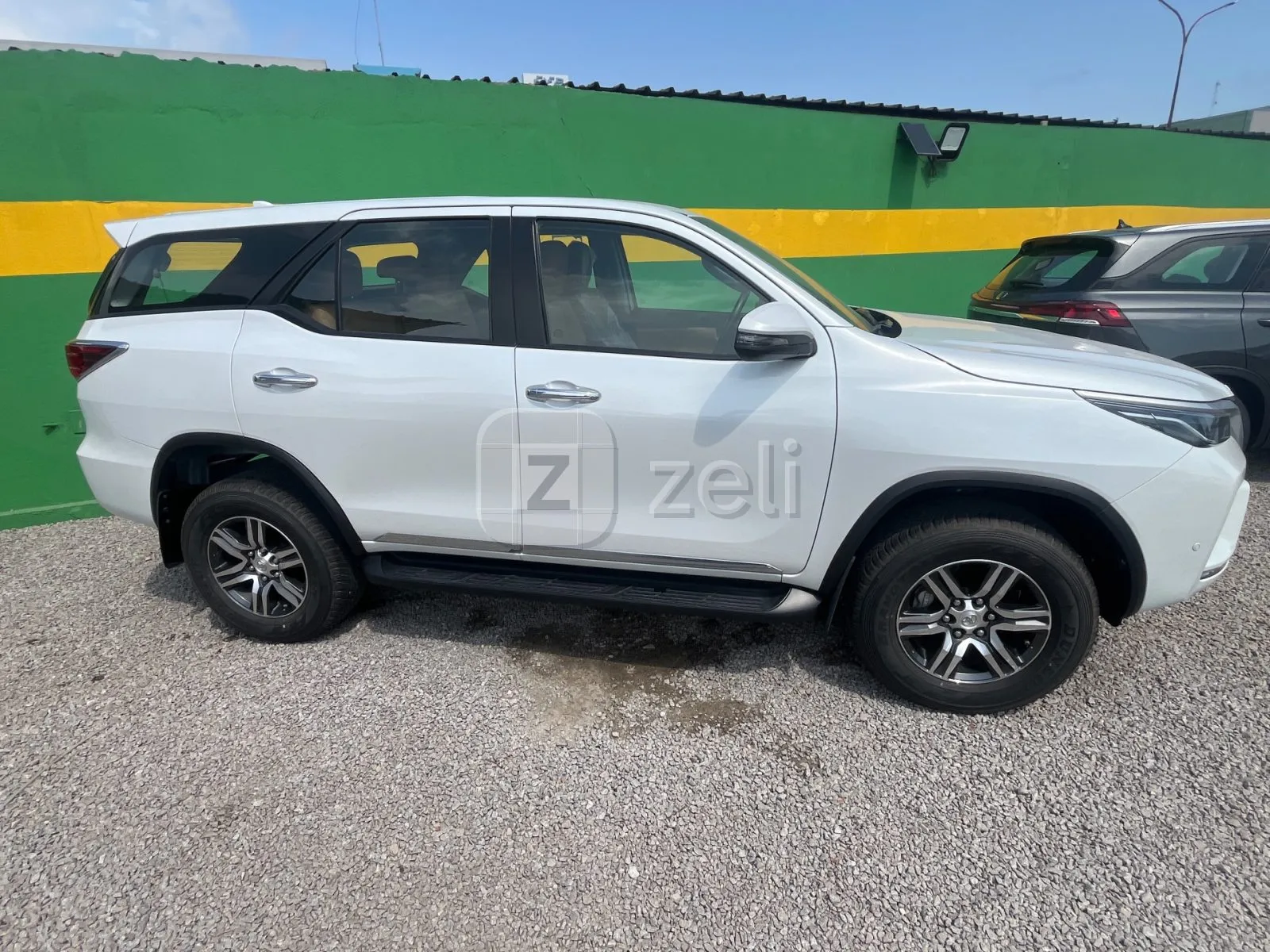 Toyota Fortuner 2024 — photo 3