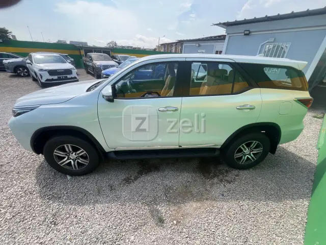 Toyota Fortuner 2024 — photo 4