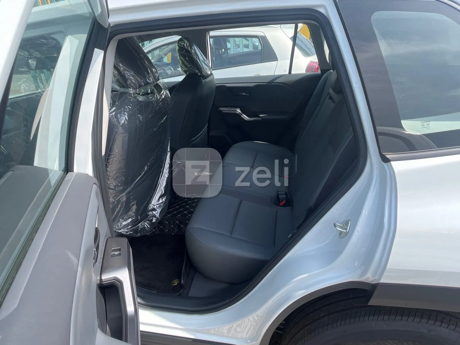 Toyota RAV4 2026 — photo 8