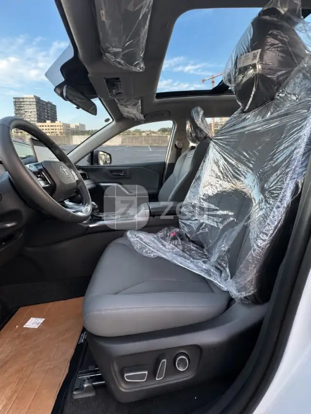 Toyota RAV4 2026 — photo 12