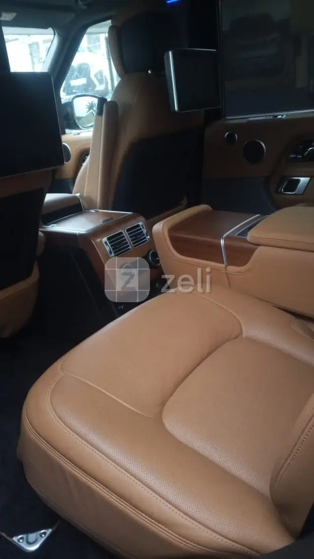 Range Rover Vogue 2021 — photo 10