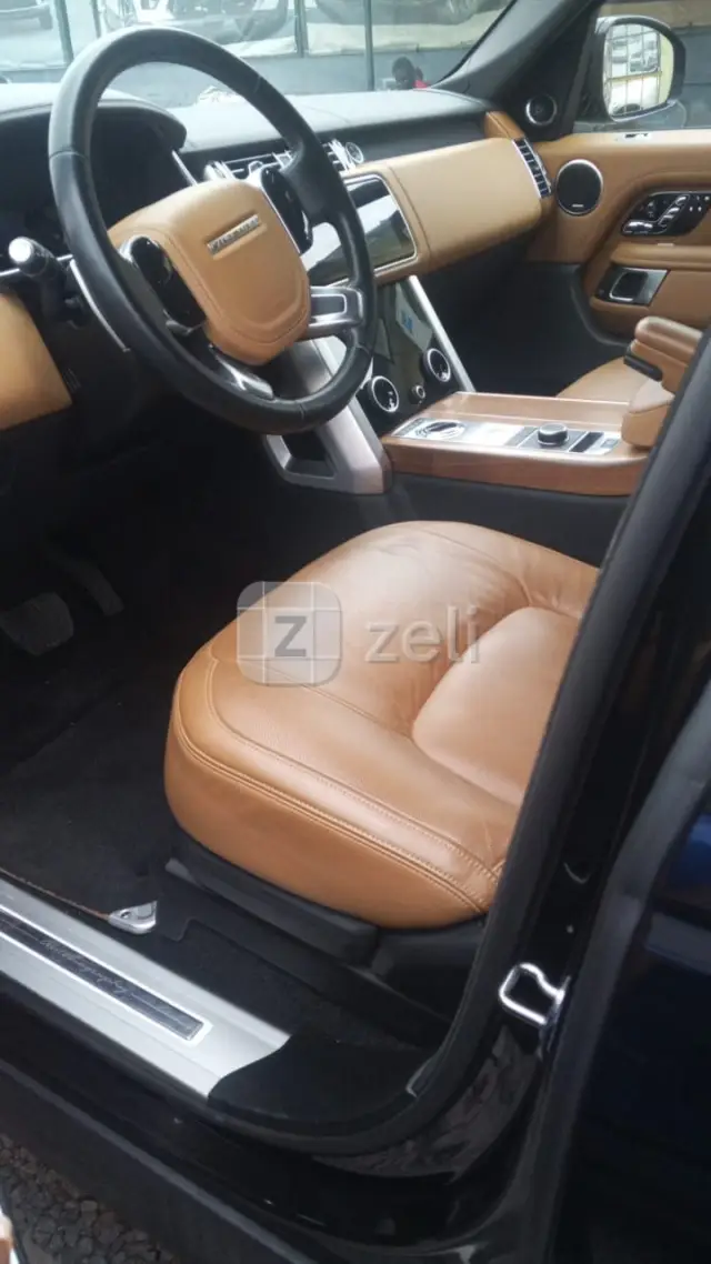 Range Rover Vogue 2021 — photo 11