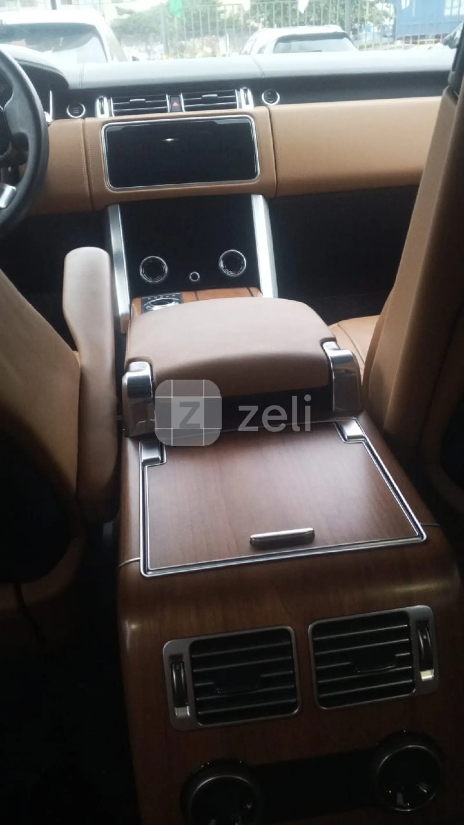 Range Rover Vogue 2021 — photo 12