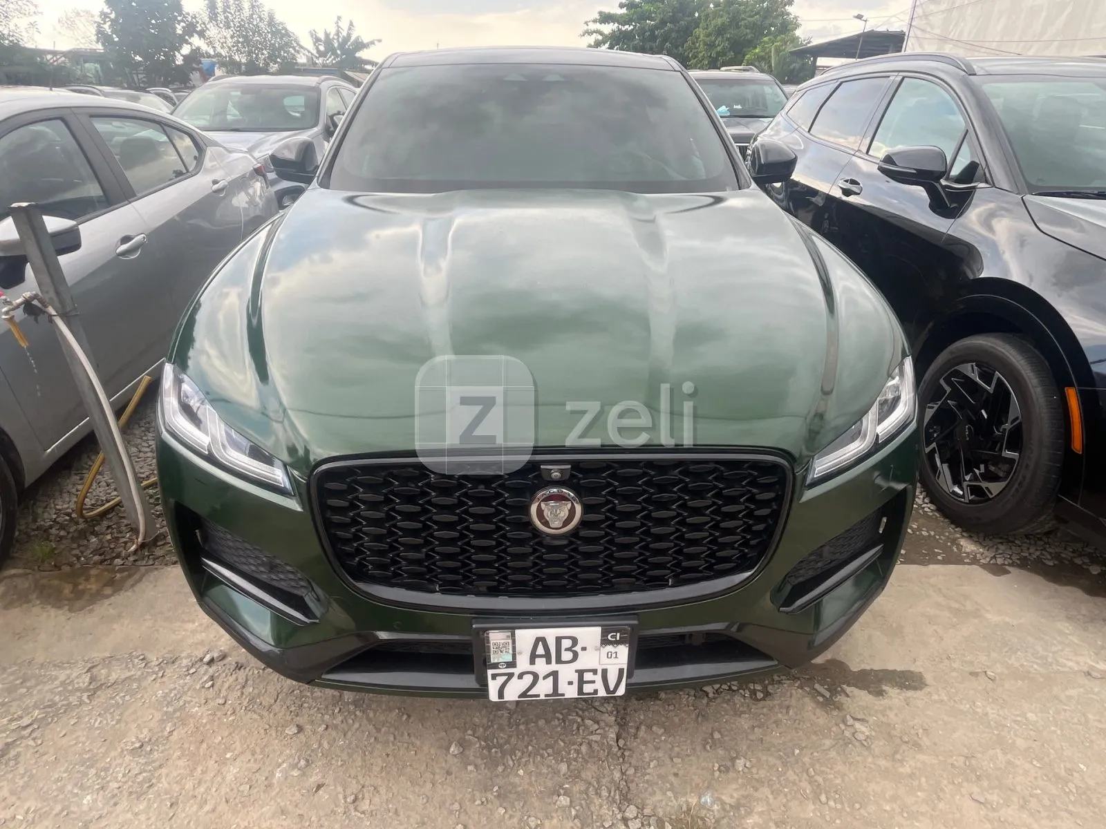 Jaguar F-PACE 2022 — photo 1