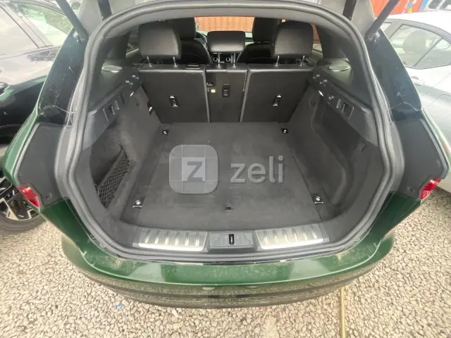 Jaguar F-PACE 2022 — photo 8