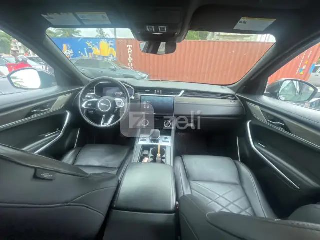 Jaguar F-PACE 2022 — photo 11