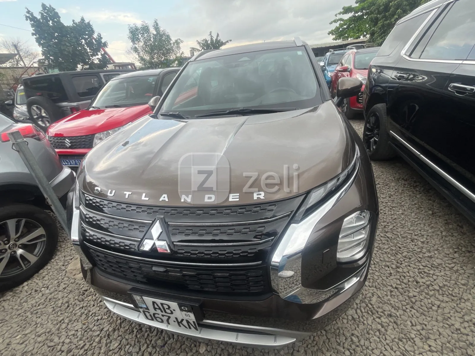 Mitsubishi Outlander 2023 — photo 1