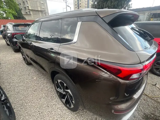 Mitsubishi Outlander 2023 — photo 5
