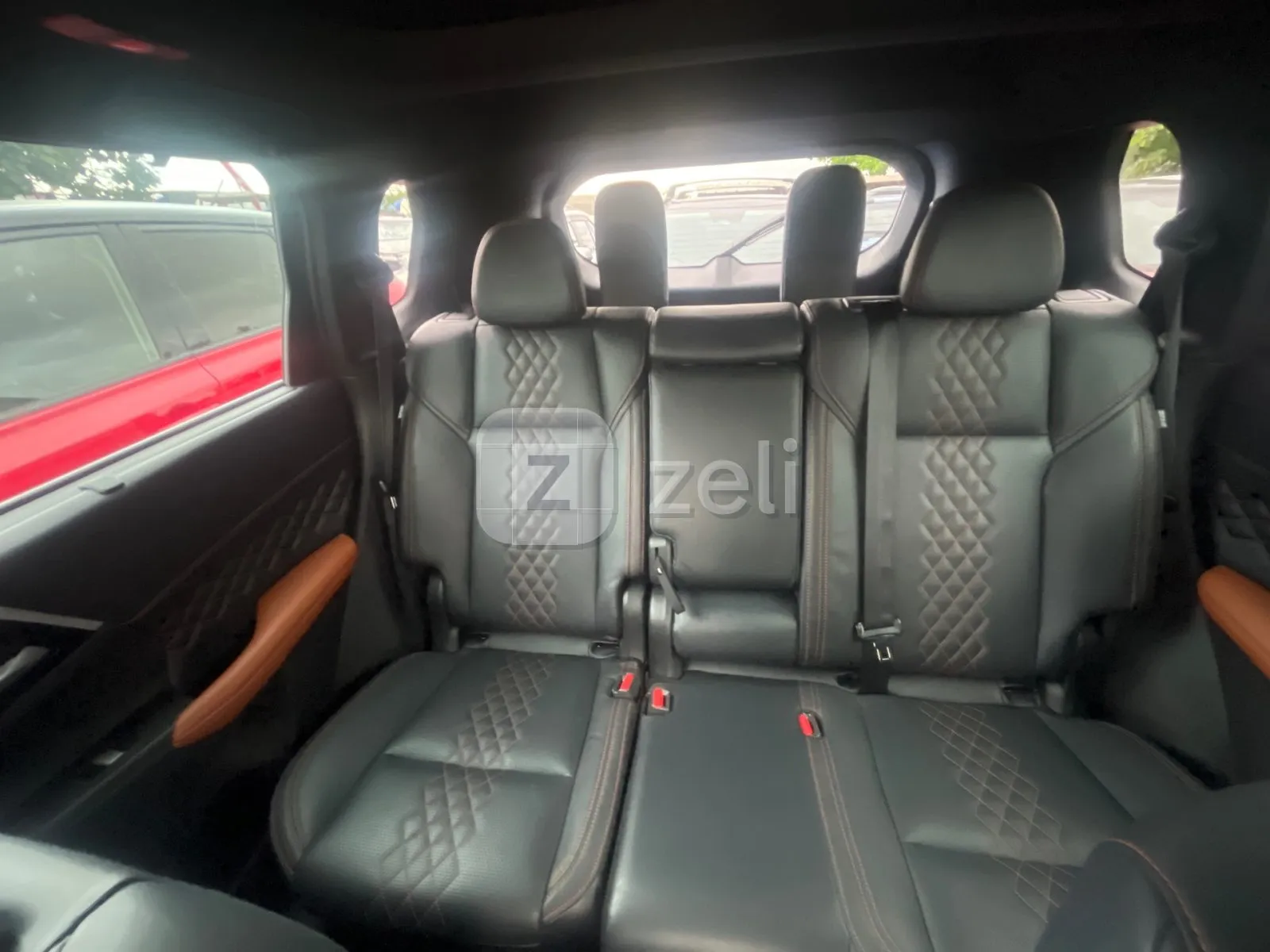 Mitsubishi Outlander 2023 — photo 8