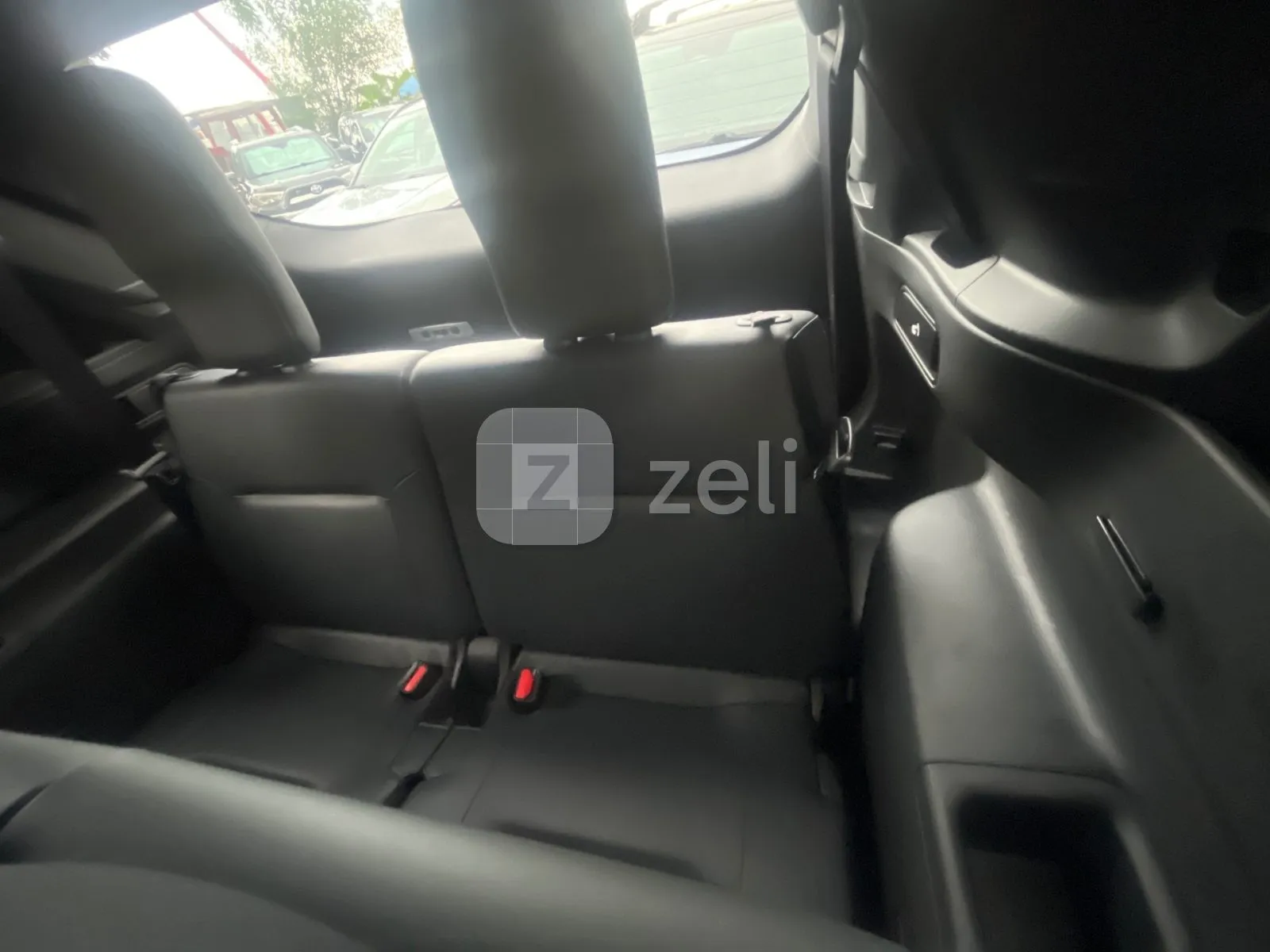 Mitsubishi Outlander 2023 — photo 9