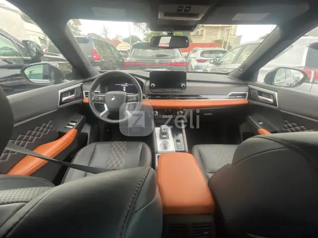 Mitsubishi Outlander 2023 — photo 10