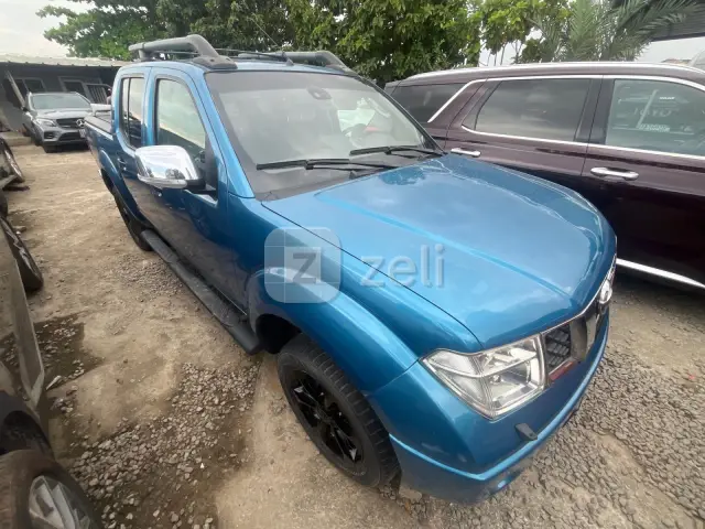 Nissan Navara 2017 — photo 2