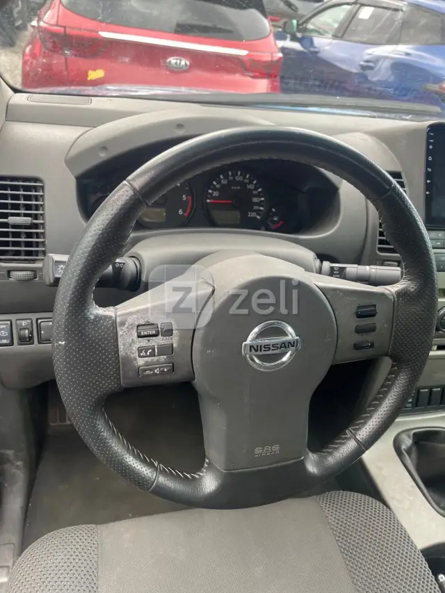 Nissan Navara 2017 — photo 8