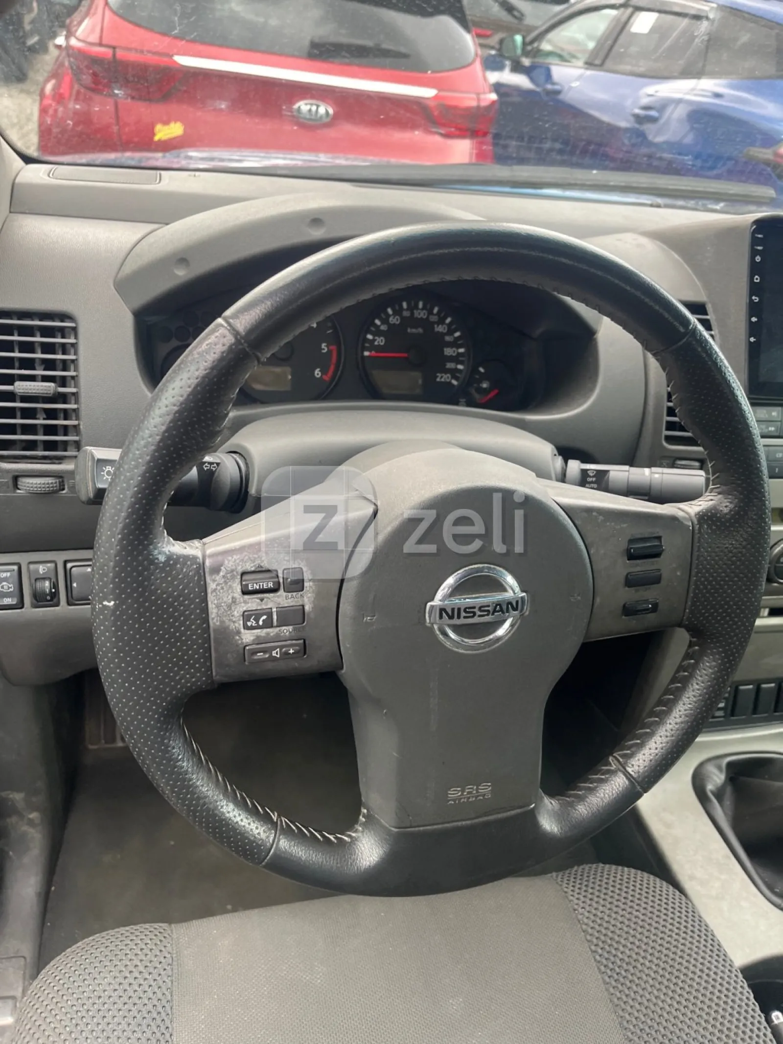 Nissan Navara 2017 — photo 8