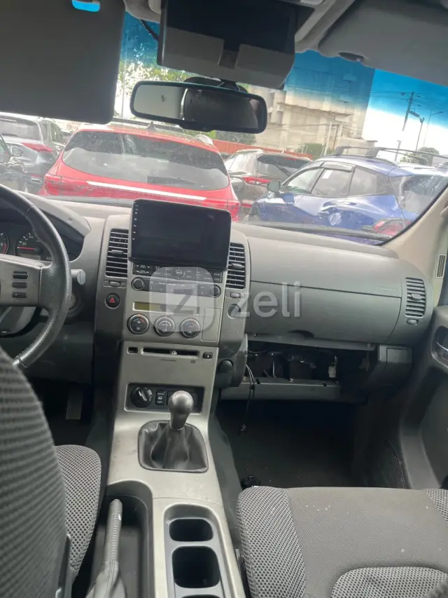 Nissan Navara 2017 — photo 10