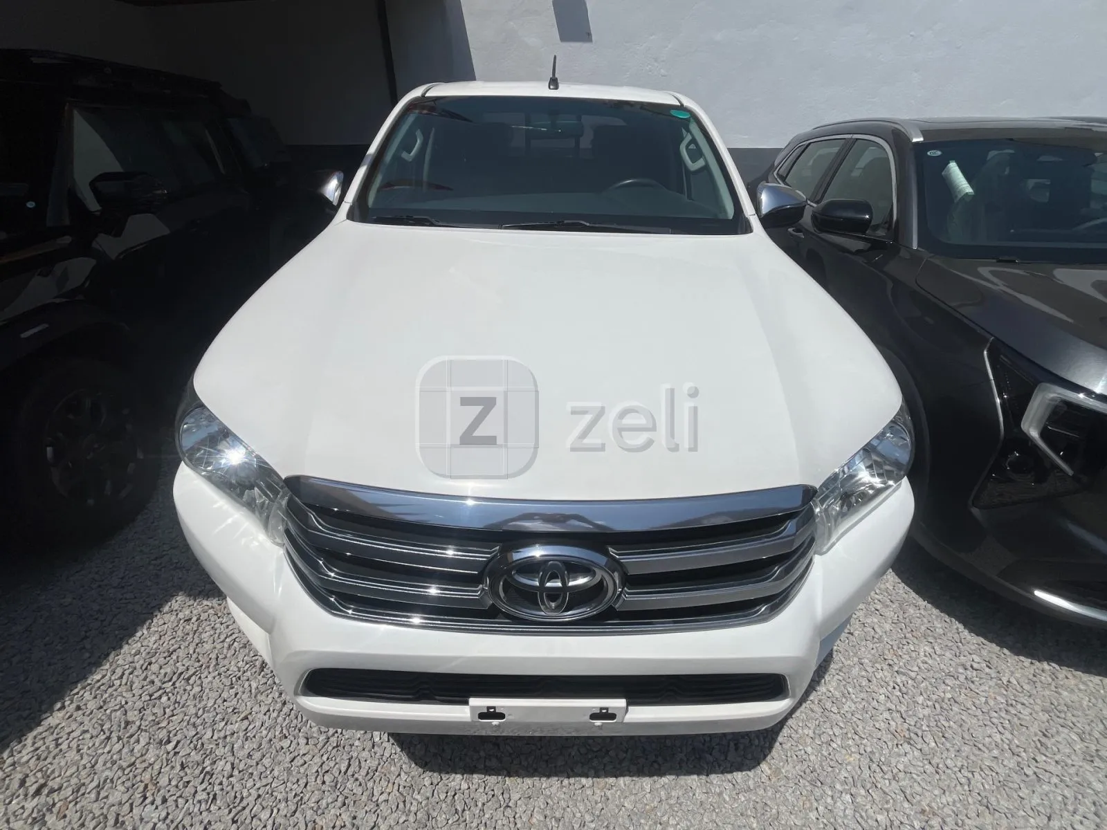 Toyota Hilux 2026 — photo 1