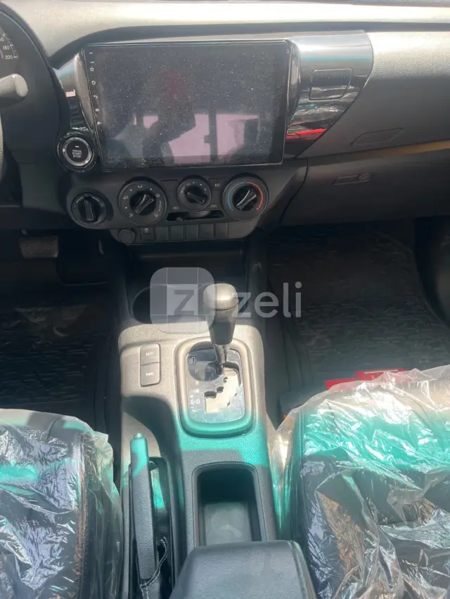 Toyota Hilux 2026 — photo 11