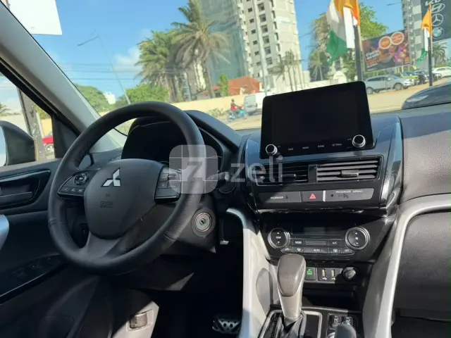 Mitsubishi Eclipse Cross 2023 — photo 8