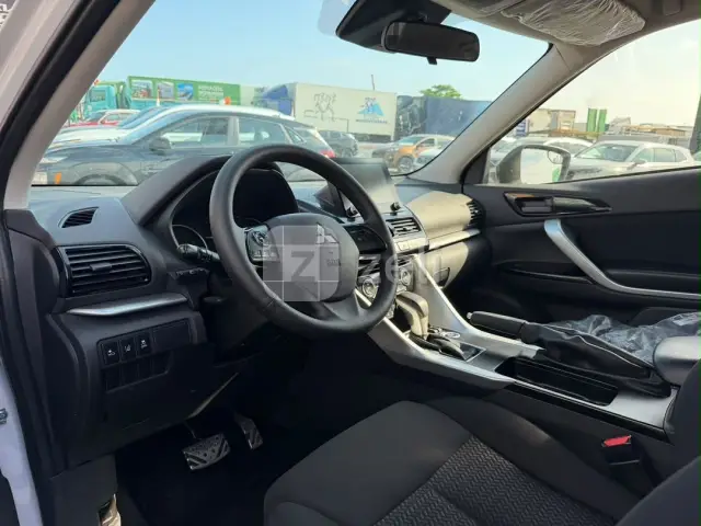 Mitsubishi Eclipse Cross 2023 — photo 9