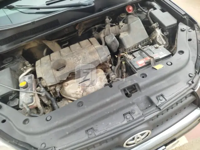 Toyota RAV4 2010 — photo 9