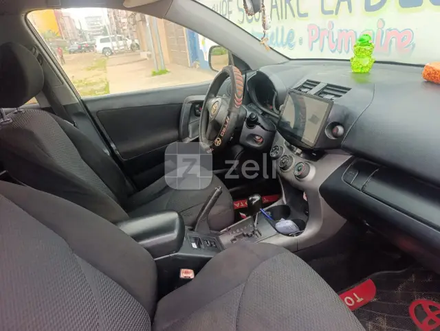 Toyota RAV4 2010 — photo 10