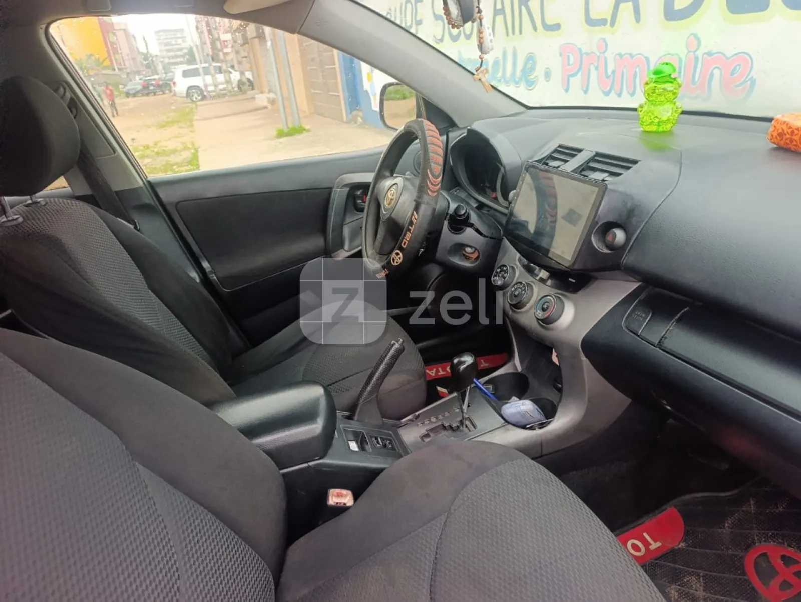 Toyota RAV4 2010 — photo 10