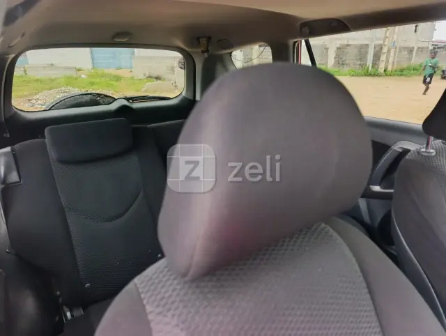 Toyota RAV4 2010 — photo 14