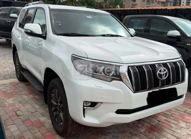 Toyota Land Cruiser Prado 2019 — photo 1