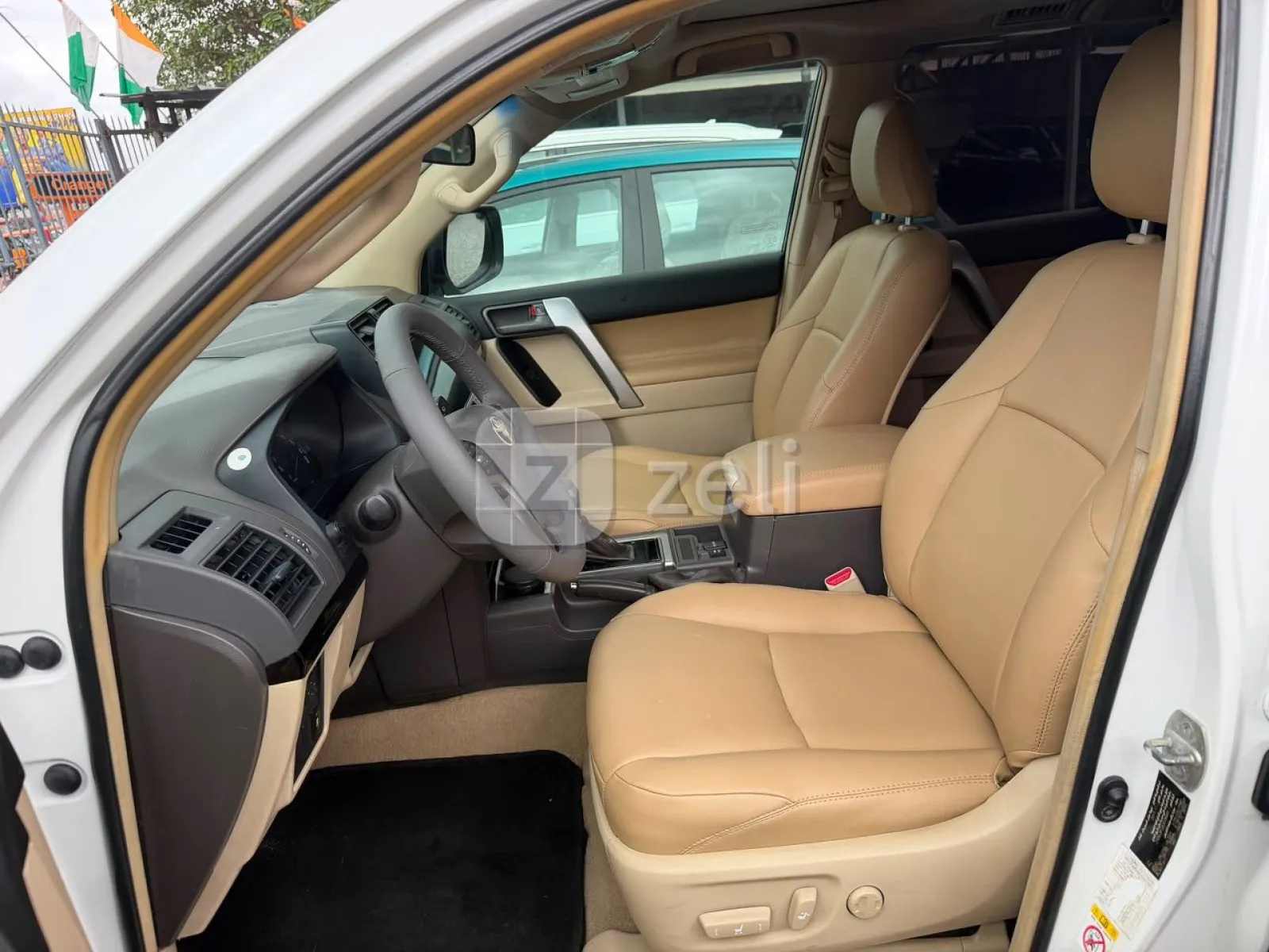 Toyota Land Cruiser Prado 2019 — photo 6