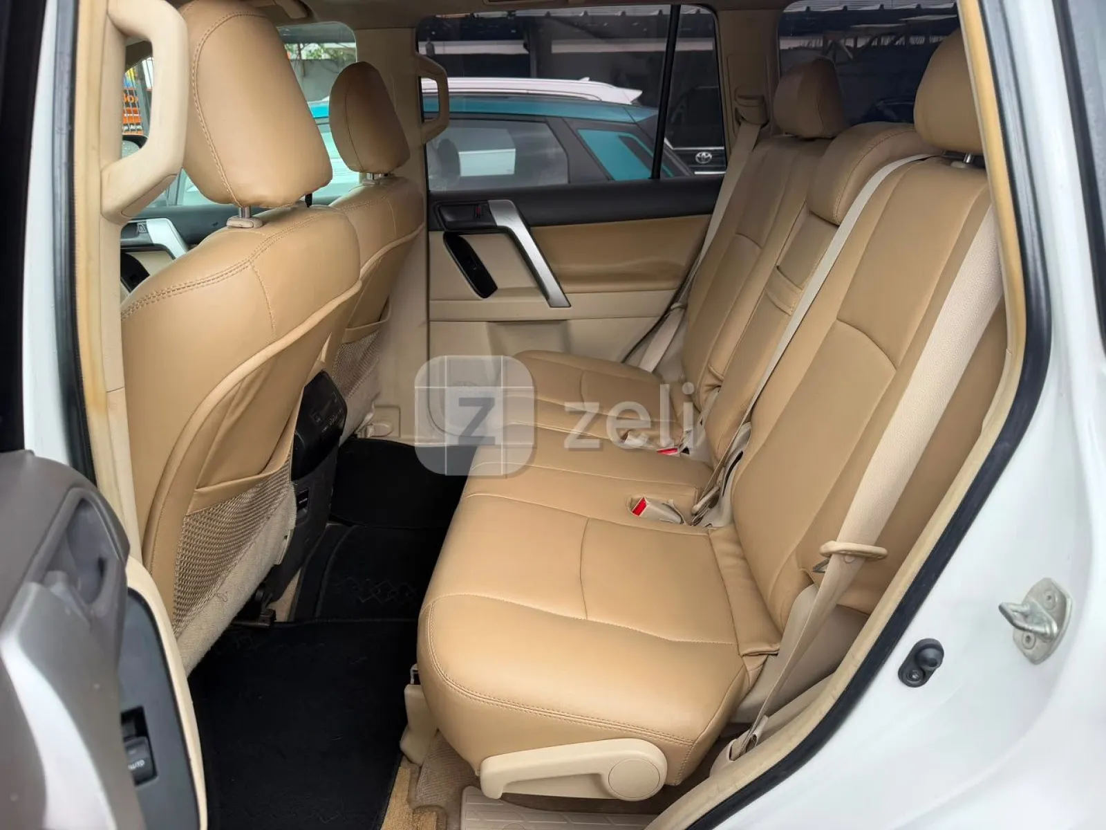 Toyota Land Cruiser Prado 2019 — photo 7