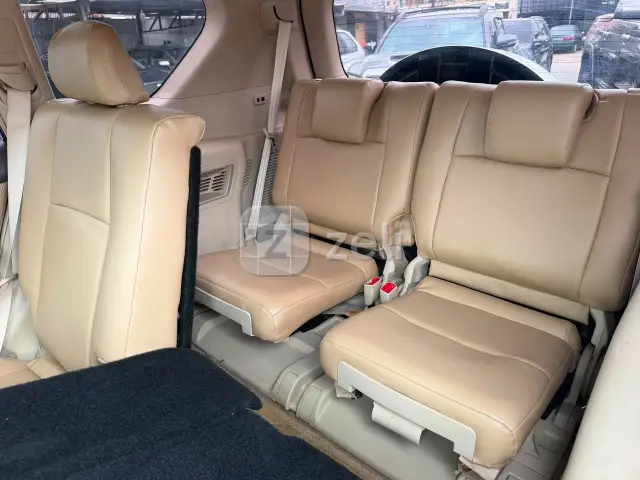 Toyota Land Cruiser Prado 2019 — photo 8