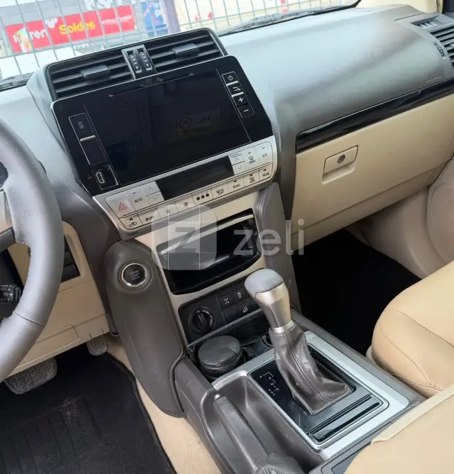 Toyota Land Cruiser Prado 2019 — photo 10