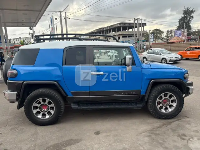 Toyota FJ Cruiser 2008 — photo 8