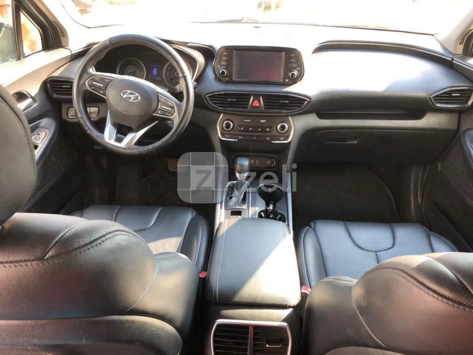 Hyundai Santa Fe 2019 — photo 3