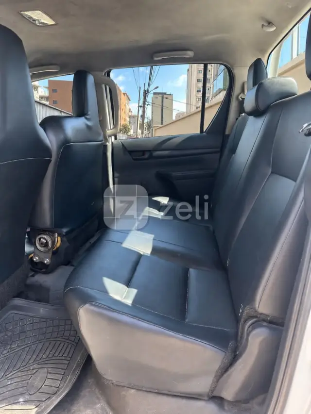 Toyota Hilux 2022 — photo 8