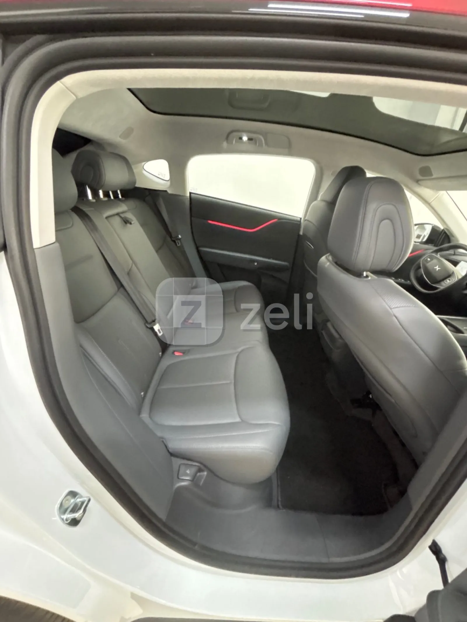 Xpeng G6 2025 — photo 9