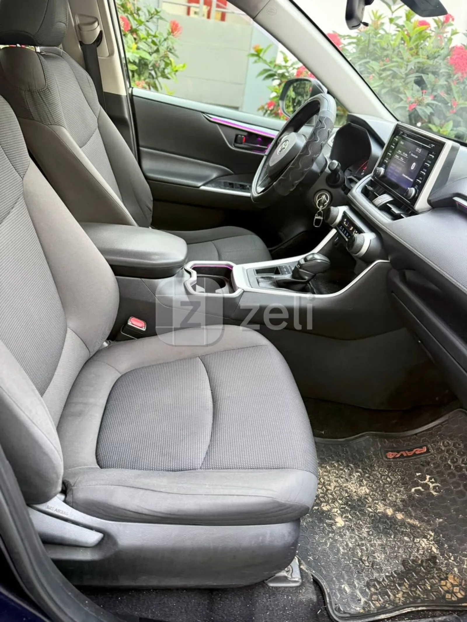 Toyota Rav-4 2021 — photo 4