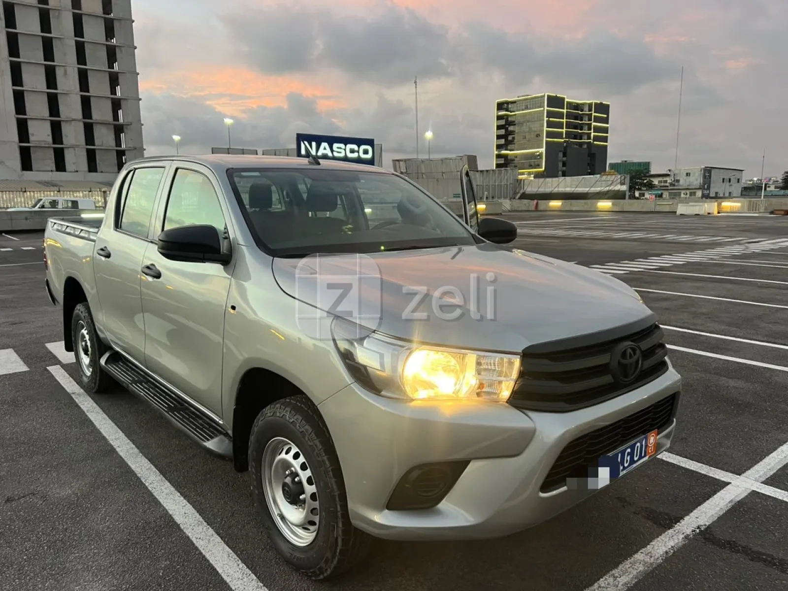 Toyota Hilux 2022 — photo 2