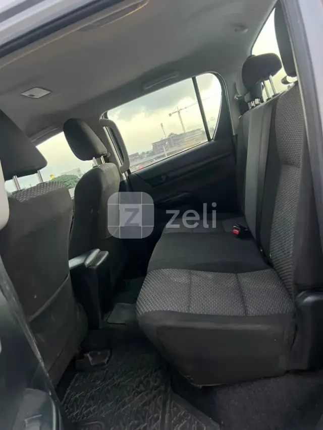 Toyota Hilux 2022, photo 4